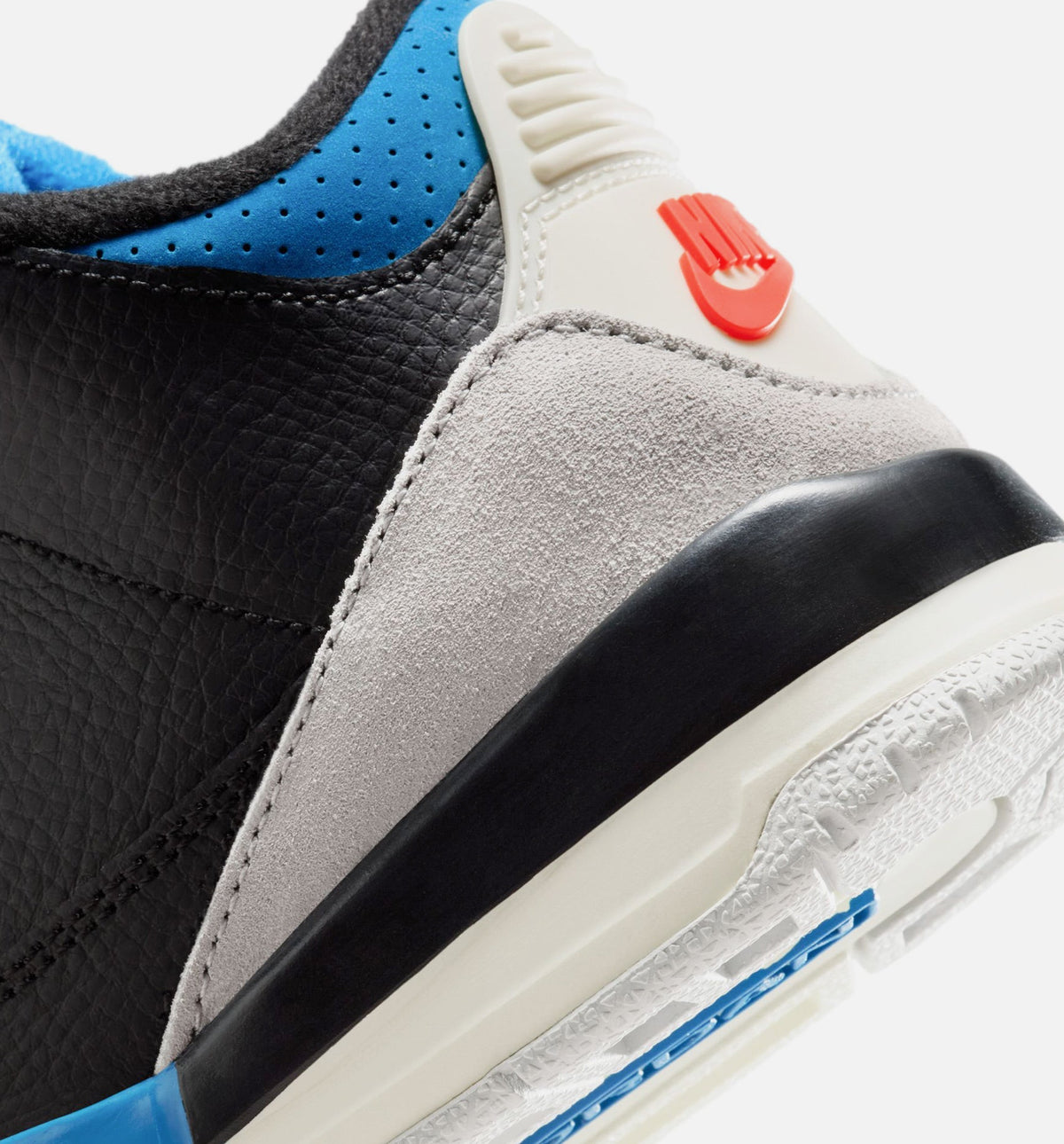 Air Jordan 3 Retro OG Rare Air | Preschool Lifestyle Shoe | Black/Chile Red/Neutral Grey