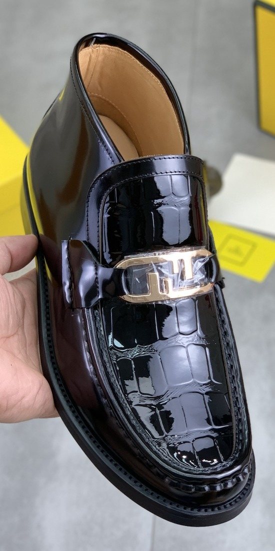 Fendi Men's Black Glossy Buckle Loafers