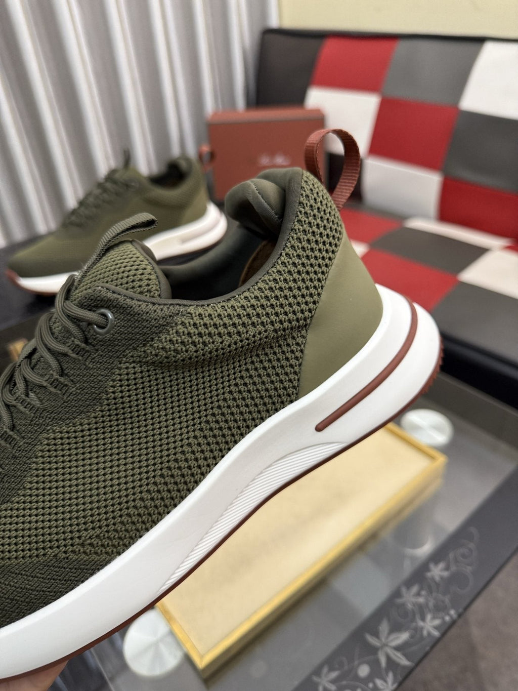 Men's Olive Green Mesh-Like Low-Top Sneakers
